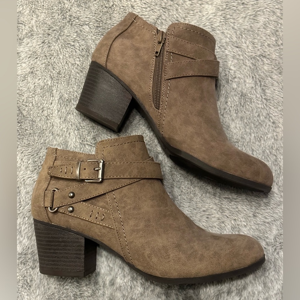 Indigo Rd. - Taupe Ankle Booties. Size 8.5.